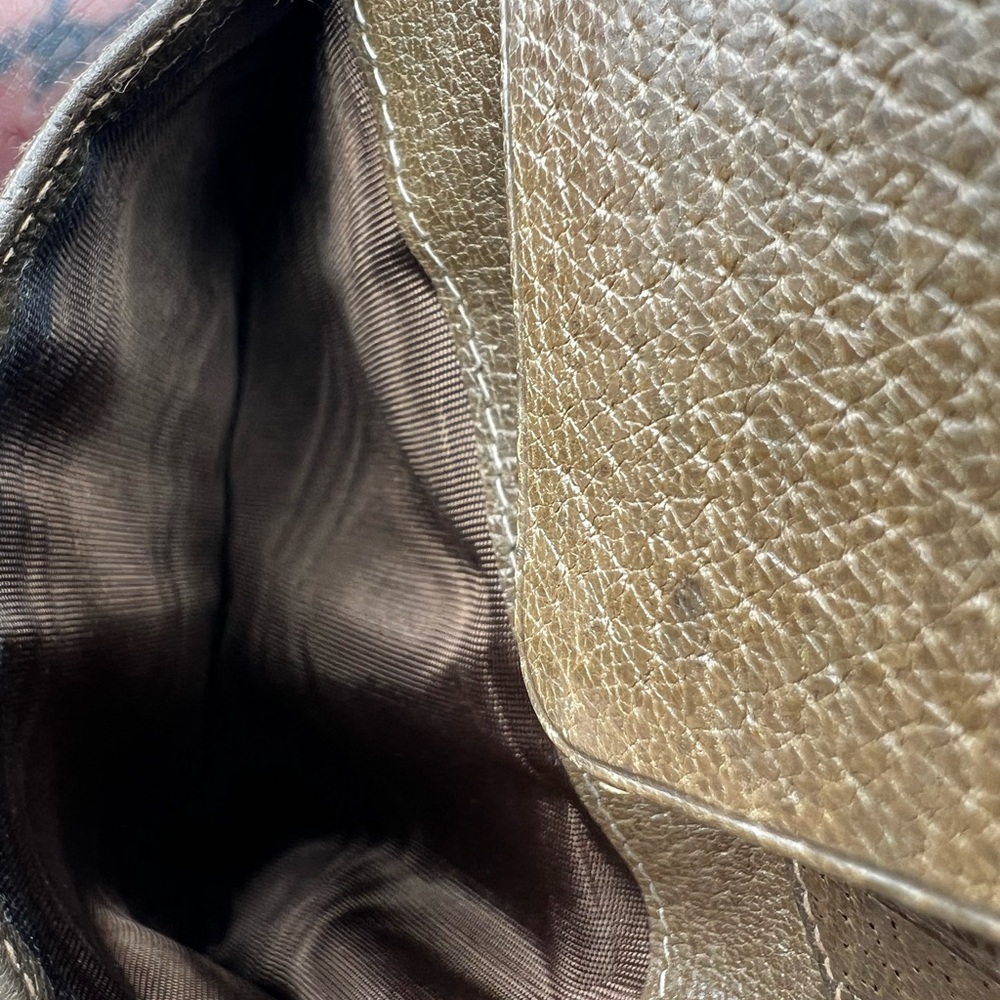 Gucci Accessory Collection Bi-Fold - Picture 11 of 16